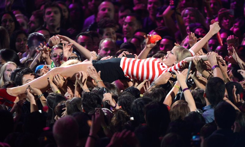 Taylor Swift at 2012 MTV Video Music Awards — photo 83