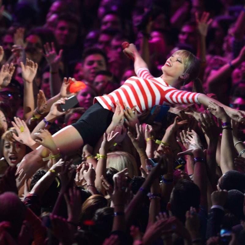 Taylor Swift at 2012 MTV Video Music Awards — photo 89