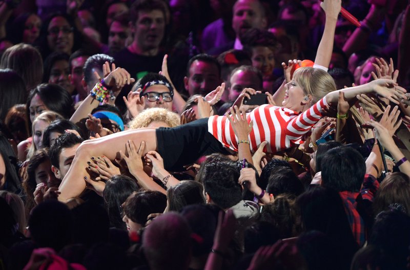 Taylor Swift at 2012 MTV Video Music Awards — photo 93