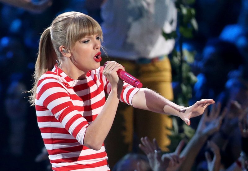 Taylor Swift at 2012 MTV Video Music Awards — photo 101