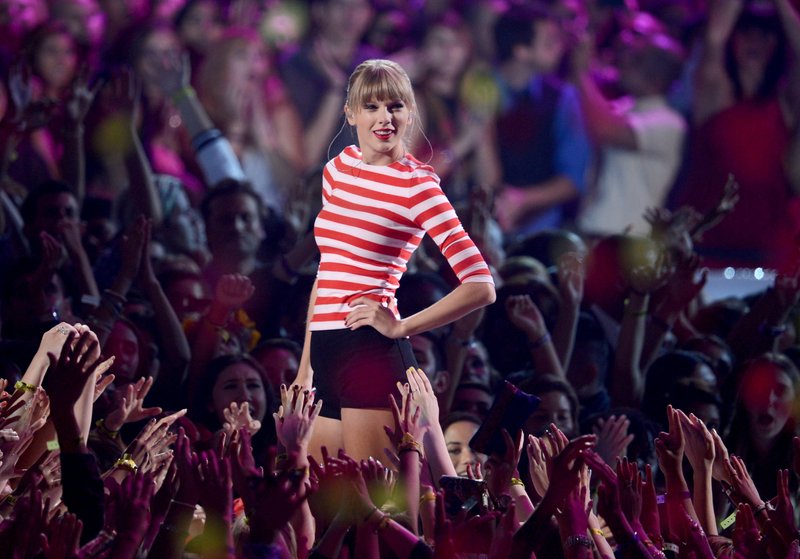 Taylor Swift at 2012 MTV Video Music Awards — photo 110