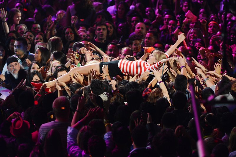 Taylor Swift at 2012 MTV Video Music Awards — photo 122