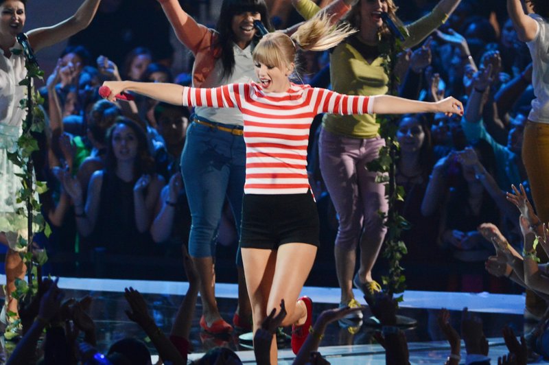 Taylor Swift at 2012 MTV Video Music Awards — photo 127