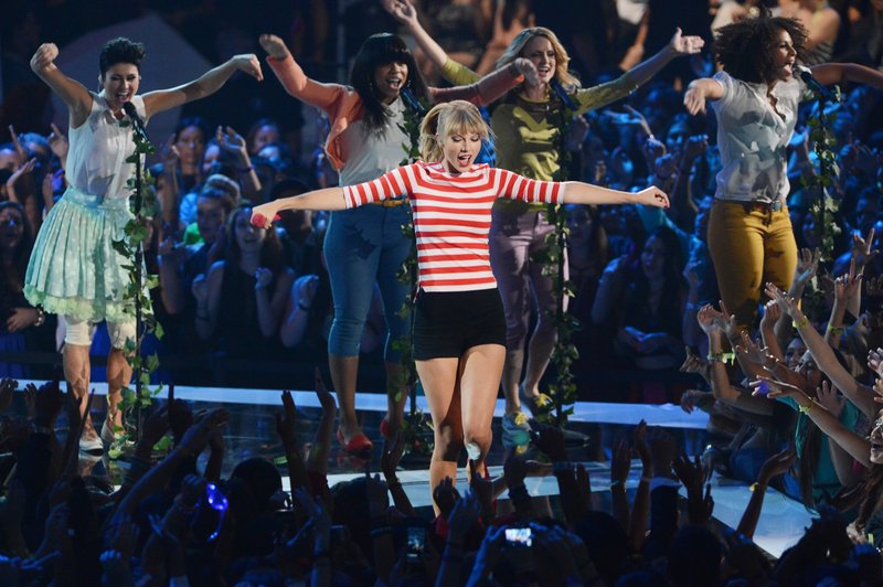 Taylor Swift at 2012 MTV Video Music Awards — photo 130