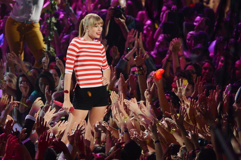 Taylor Swift at 2012 MTV Video Music Awards — photo 132