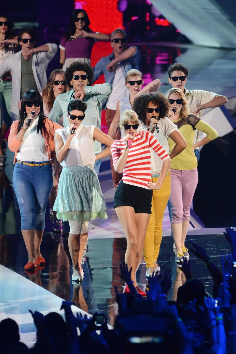 Taylor Swift at 2012 MTV Video Music Awards — photo 137