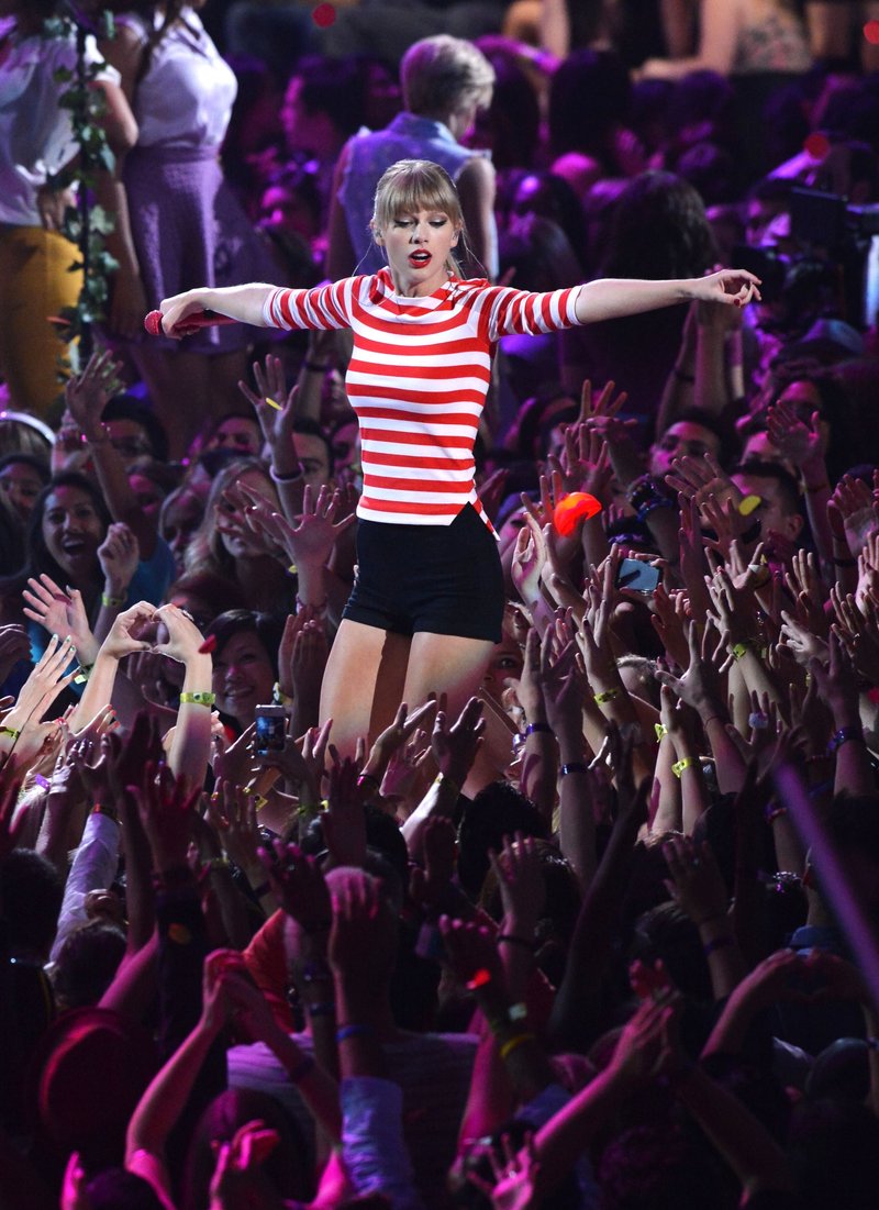 Taylor Swift at 2012 MTV Video Music Awards — photo 142