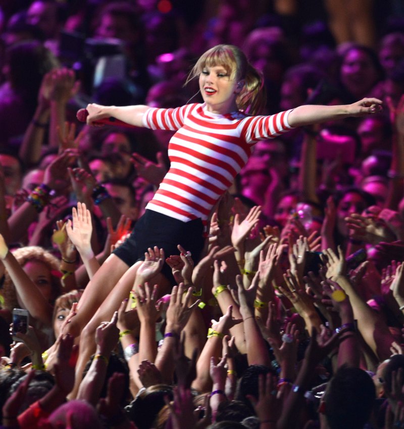 Taylor Swift at 2012 MTV Video Music Awards — photo 147