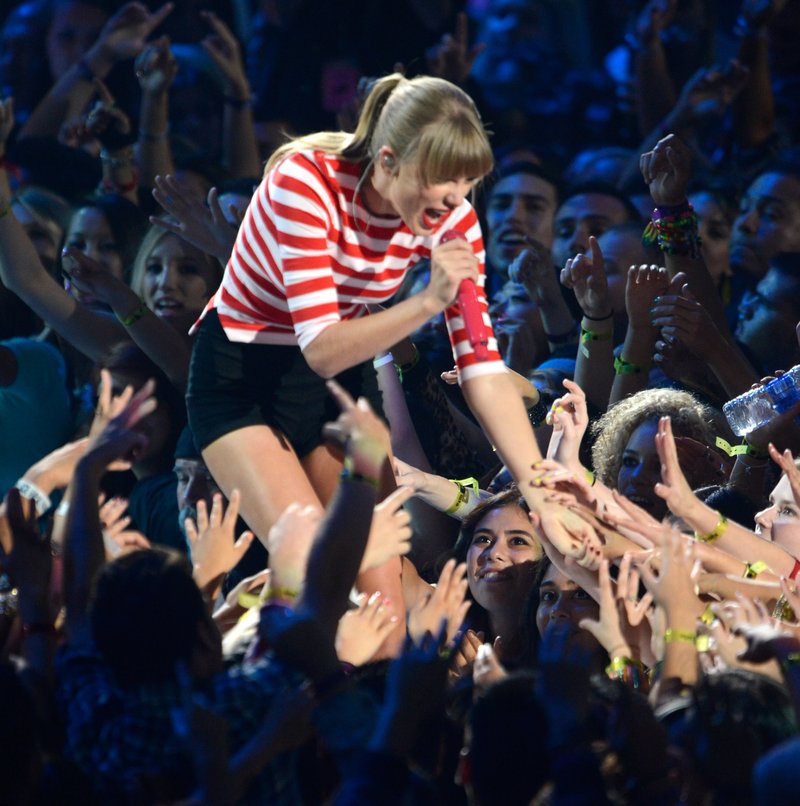 Taylor Swift at 2012 MTV Video Music Awards — photo 148