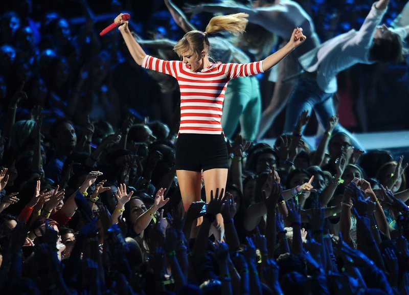 Taylor Swift at 2012 MTV Video Music Awards — photo 180