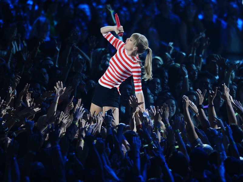 Taylor Swift at 2012 MTV Video Music Awards — photo 181