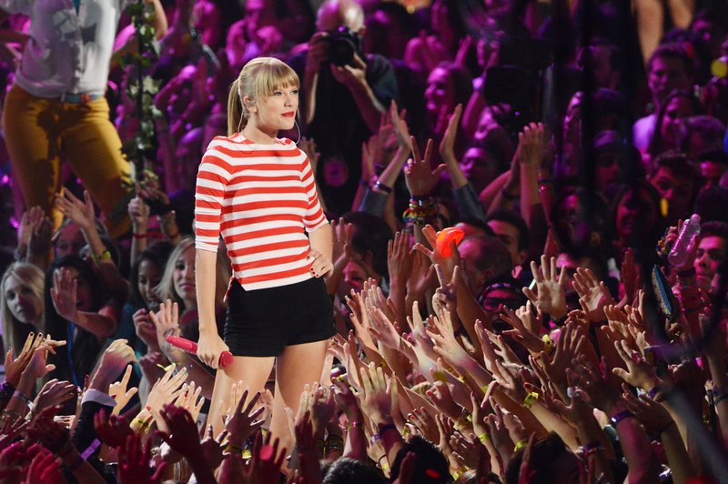 Taylor Swift at 2012 MTV Video Music Awards — photo 192