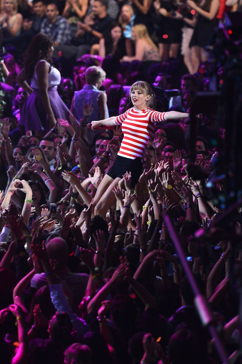 Taylor Swift at 2012 MTV Video Music Awards — photo 197