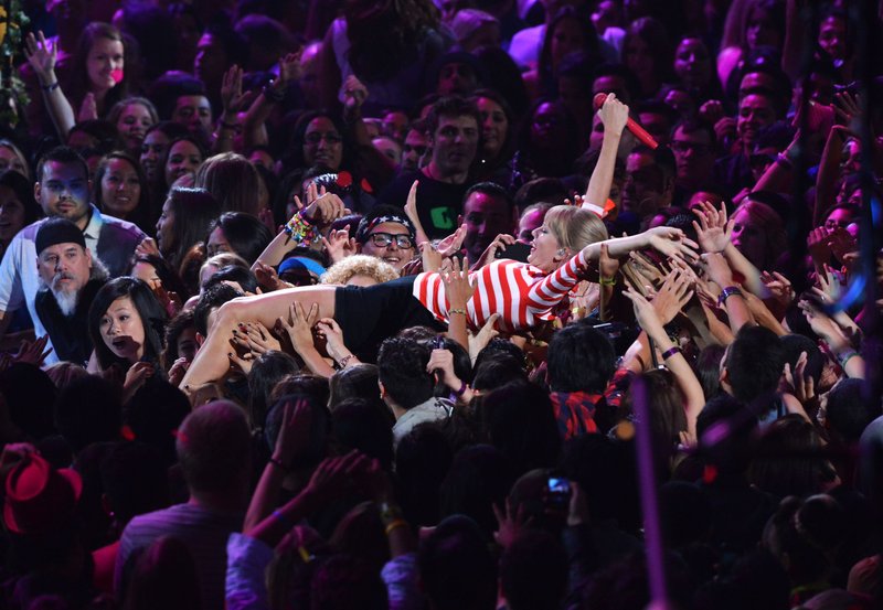 Taylor Swift at 2012 MTV Video Music Awards — photo 201