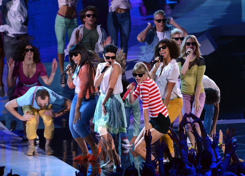 Taylor Swift at 2012 MTV Video Music Awards — photo 206