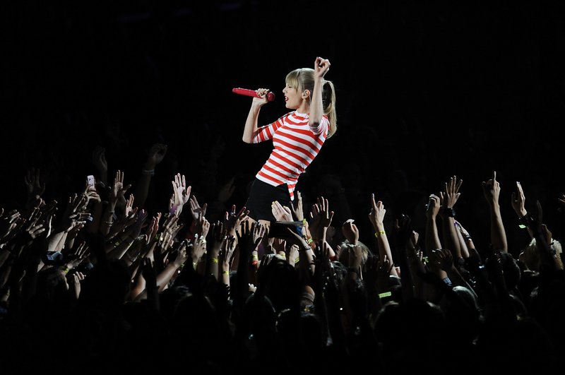 Taylor Swift at 2012 MTV Video Music Awards — photo 212