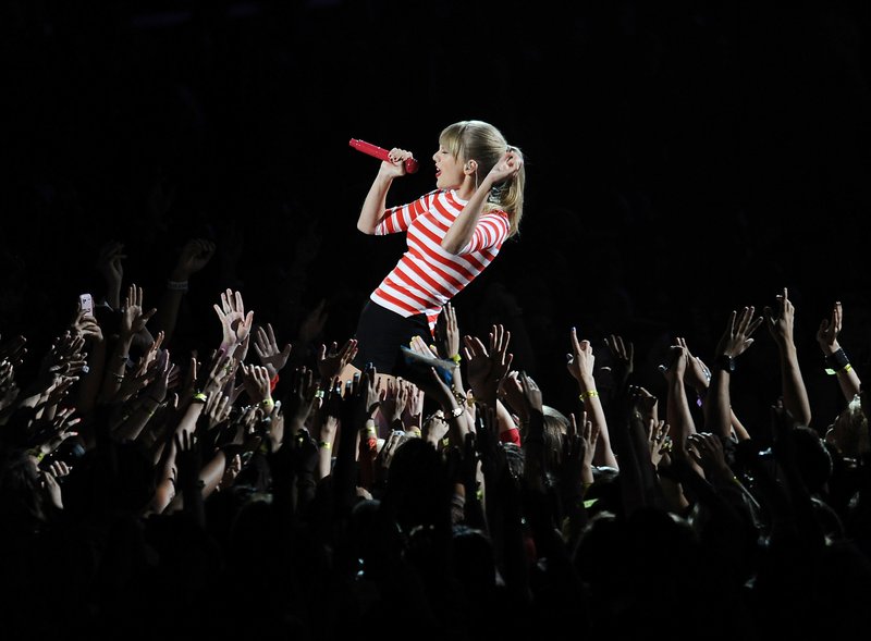 Taylor Swift at 2012 MTV Video Music Awards — photo 214