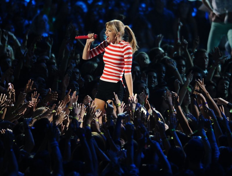 Taylor Swift at 2012 MTV Video Music Awards — photo 228