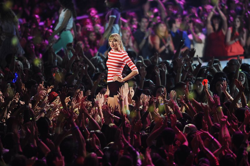 Taylor Swift at 2012 MTV Video Music Awards — photo 229