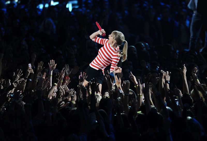 Taylor Swift at 2012 MTV Video Music Awards — photo 233