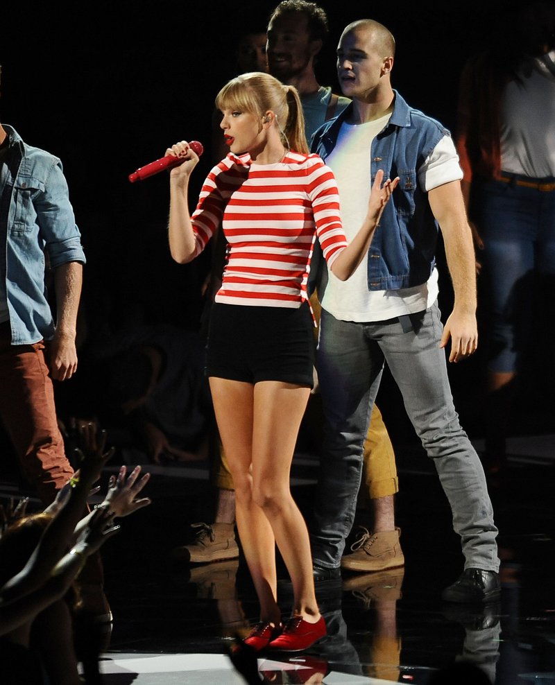 Taylor Swift at 2012 MTV Video Music Awards — photo 245