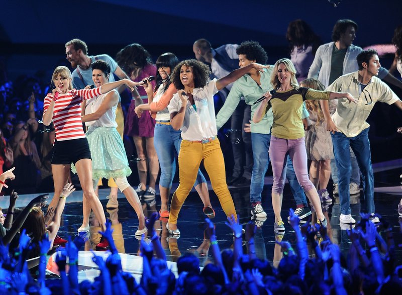 Taylor Swift at 2012 MTV Video Music Awards — photo 248