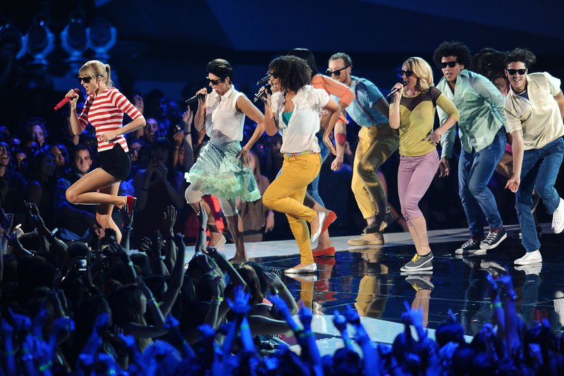 Taylor Swift at 2012 MTV Video Music Awards — photo 257