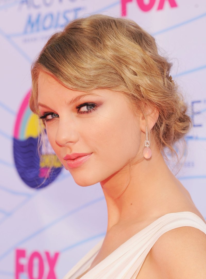Taylor Swift at 2012 Teen Choice Awards — photo 18