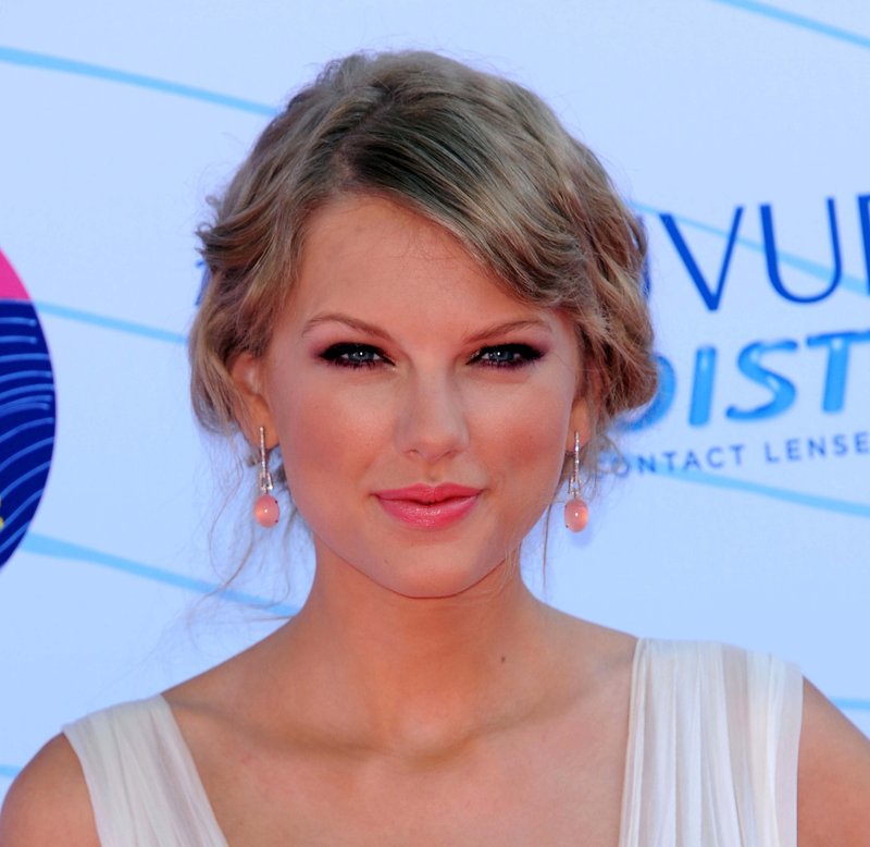 Taylor Swift at 2012 Teen Choice Awards — photo 85
