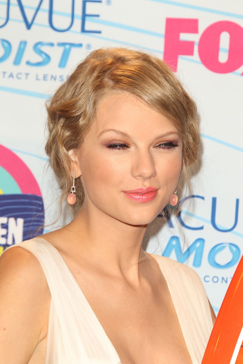 Taylor Swift at 2012 Teen Choice Awards — photo 111