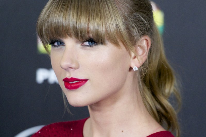 Taylor Swift at 2013 40 Principales Awards — photo 61