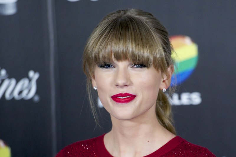 Taylor Swift at 2013 40 Principales Awards — photo 65