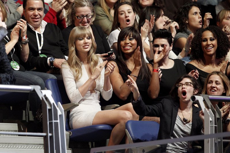 Taylor Swift at 2013 40 Principales Awards — photo 149