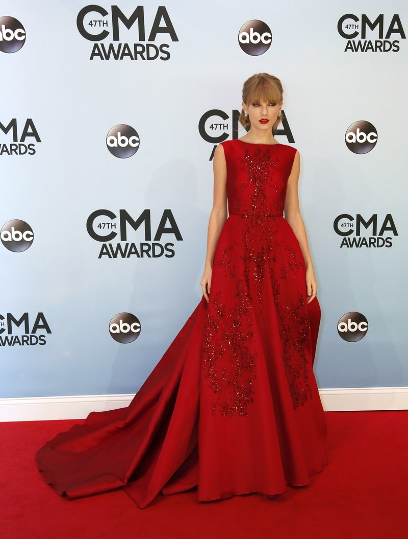 Taylor Swift at 47th Annual CMA Awards — photo 18