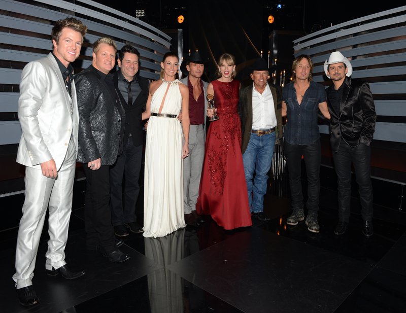Taylor Swift at 47th Annual CMA Awards — photo 39