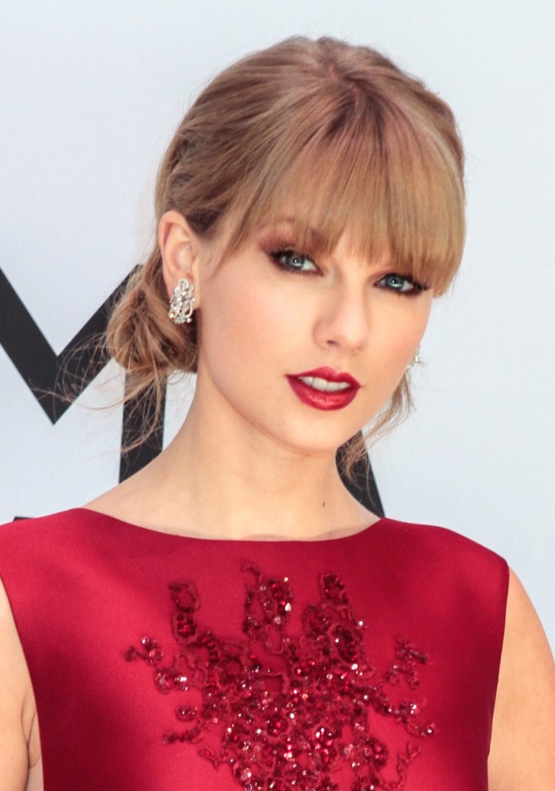 Taylor Swift at 47th Annual CMA Awards — photo 71