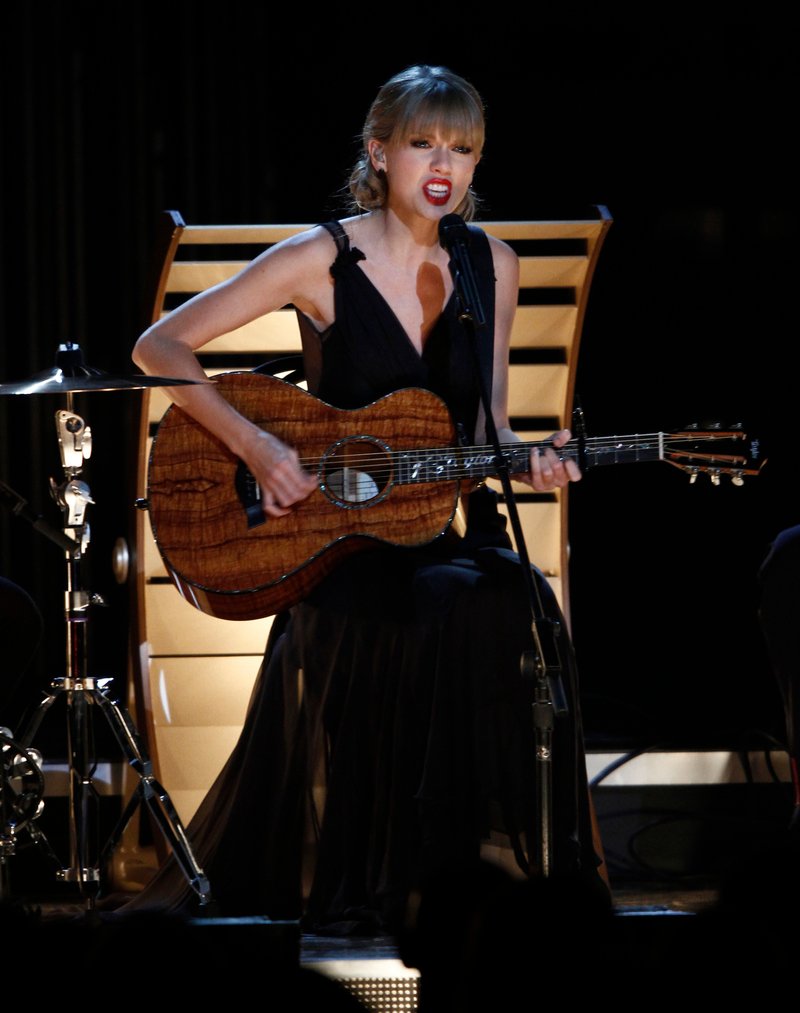Taylor Swift at 47th Annual CMA Awards — photo 93
