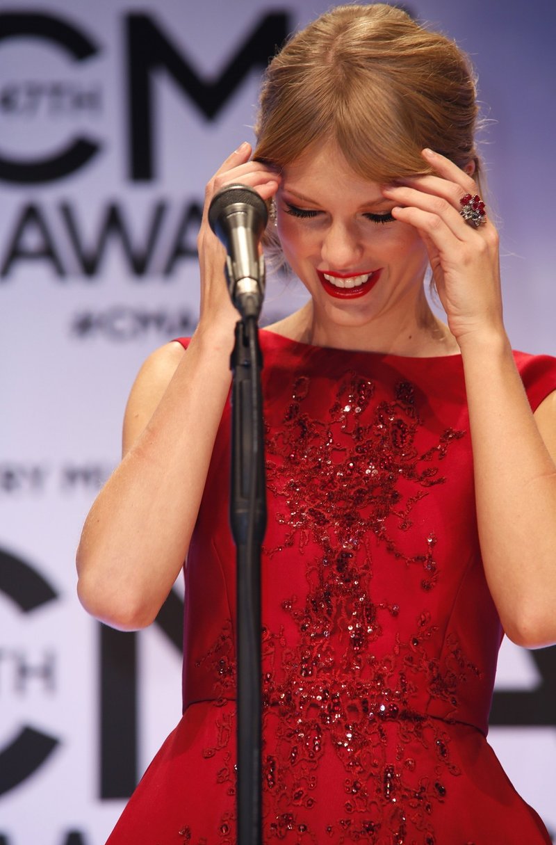Taylor Swift at 47th Annual CMA Awards — photo 98