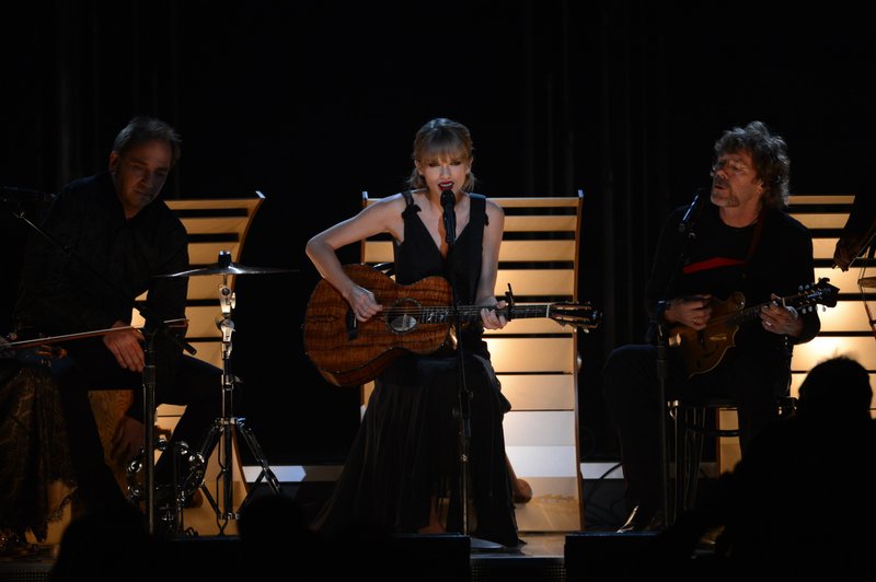 Taylor Swift at 47th Annual CMA Awards — photo 164