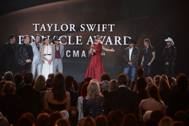 Taylor Swift at 47th Annual CMA Awards — photo 168