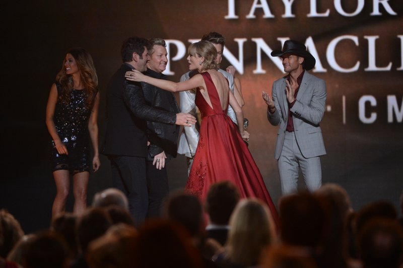 Taylor Swift at 47th Annual CMA Awards — photo 172