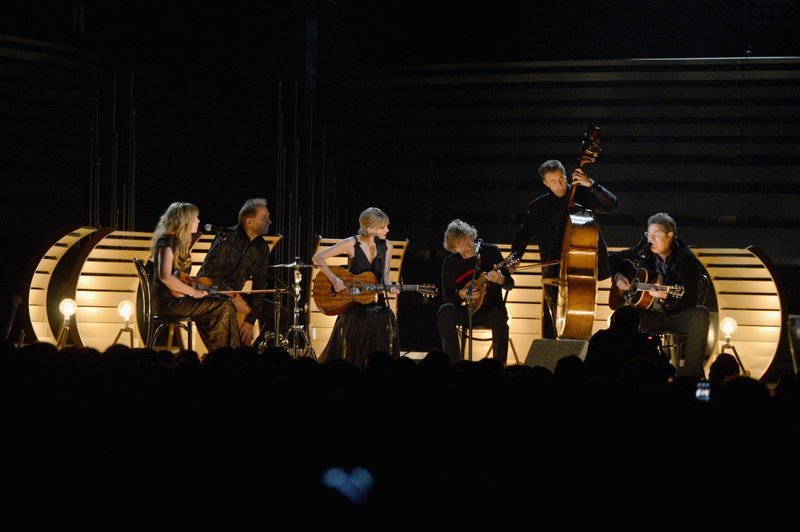 Taylor Swift at 47th Annual CMA Awards — photo 188