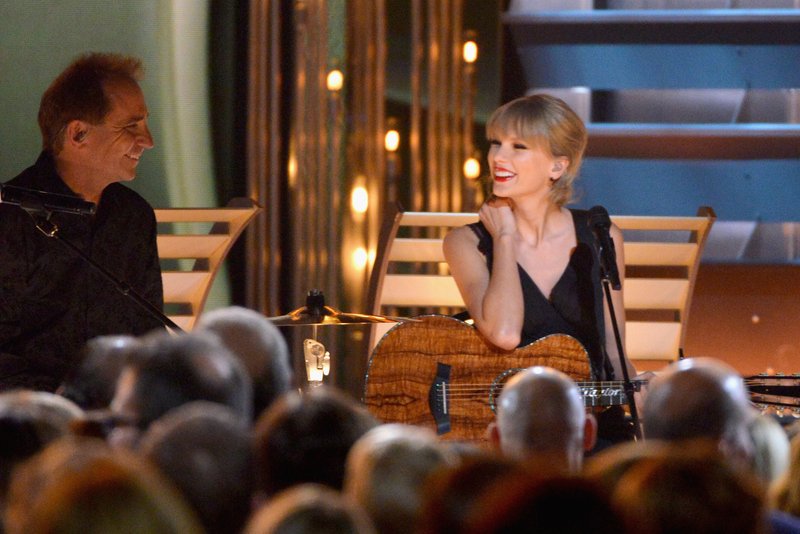 Taylor Swift at 47th Annual CMA Awards — photo 189