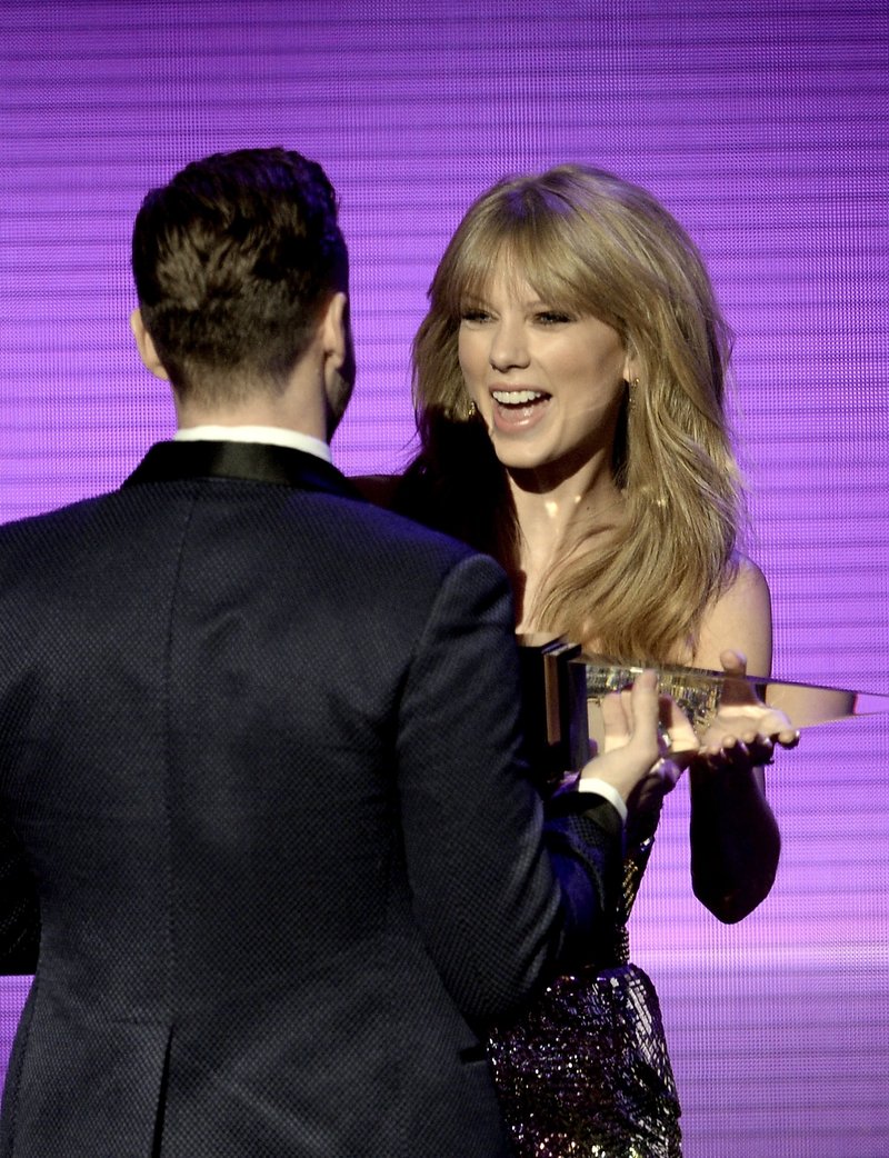 Taylor Swift at 2013 American Music Awards — photo 78