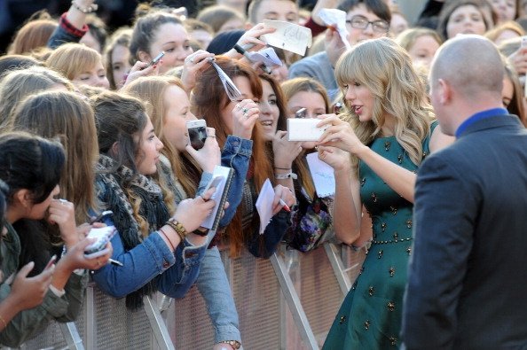 Taylor Swift at 2013 BBC Radio 1 Teen Awards — photo 10