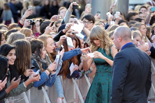 Taylor Swift at 2013 BBC Radio 1 Teen Awards — photo 11
