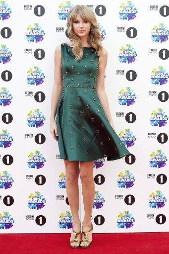 Taylor Swift at 2013 BBC Radio 1 Teen Awards — photo 22