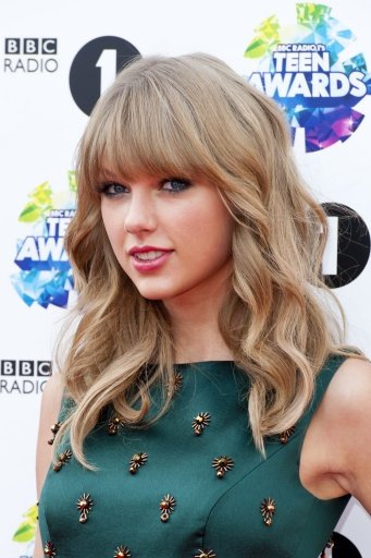 Taylor Swift at 2013 BBC Radio 1 Teen Awards — photo 36