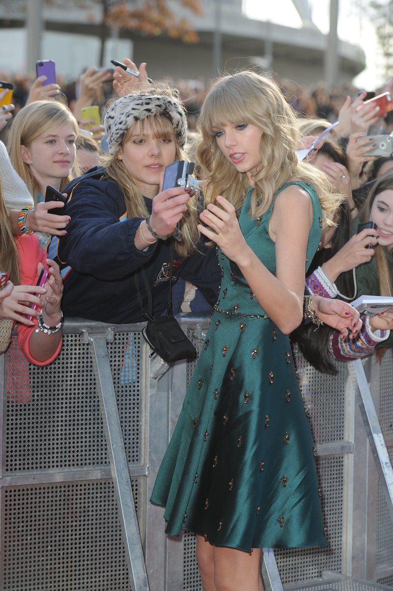 Taylor Swift at 2013 BBC Radio 1 Teen Awards — photo 53