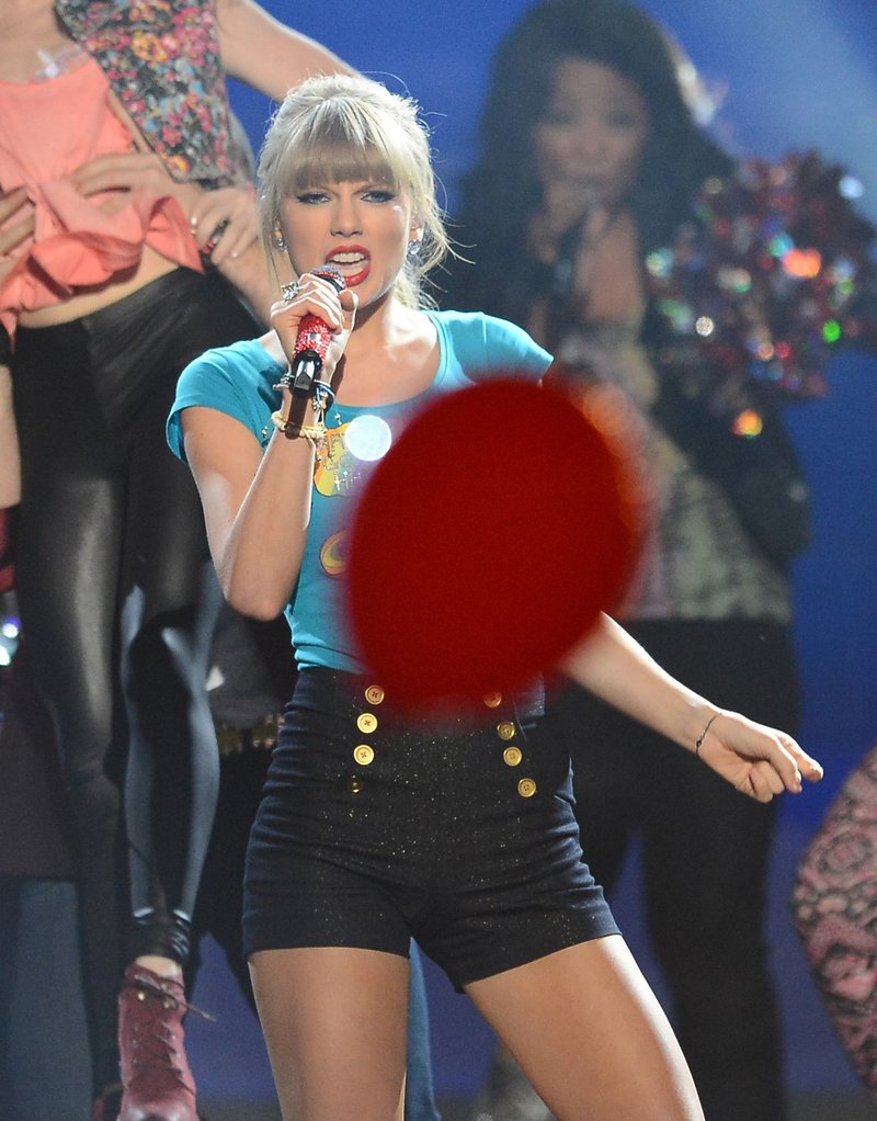 Taylor Swift at 2013 Billboard Music Awards — photo 33